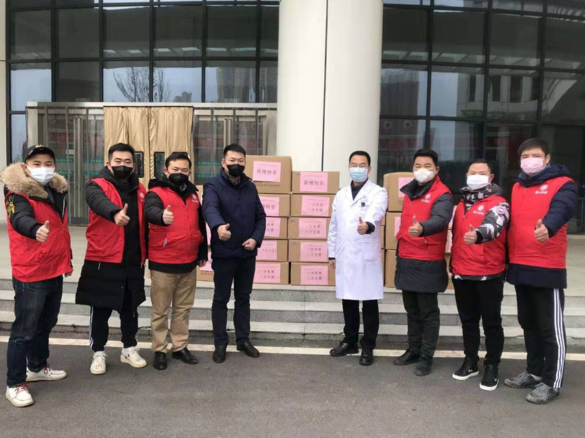 东西湖区工委党员捐赠物资_副本