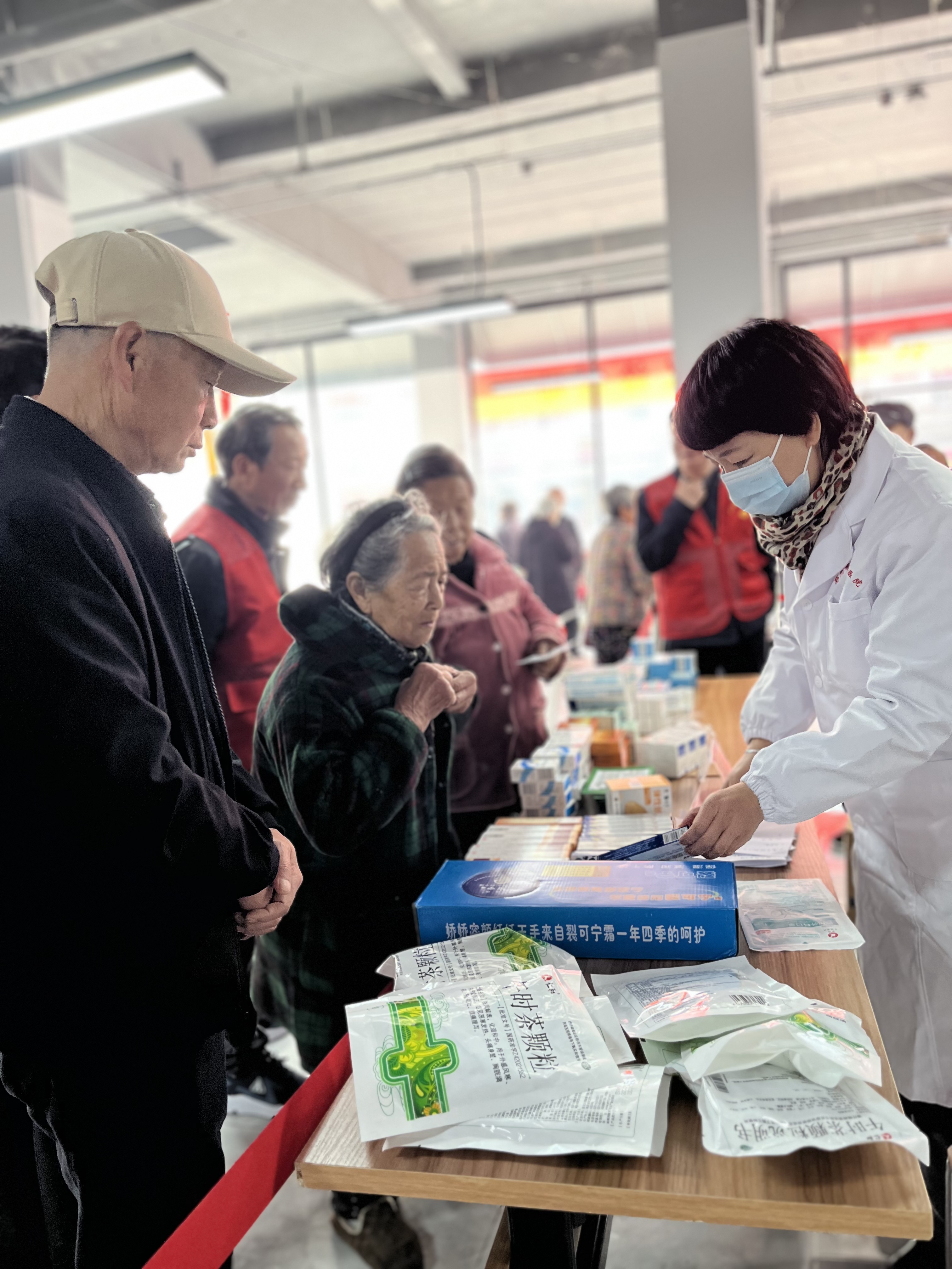 444451126150809_462_114