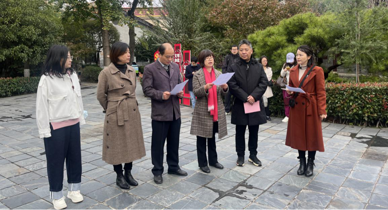 江岸区工委举行新党员迎新仪式2_副本